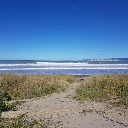 Whispering Sands Beachfront Motel Gisborne Exterior foto