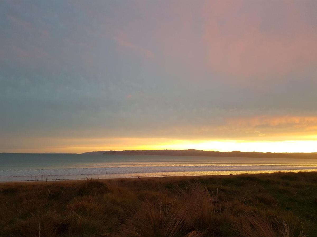 Whispering Sands Beachfront Motel Gisborne Exterior foto