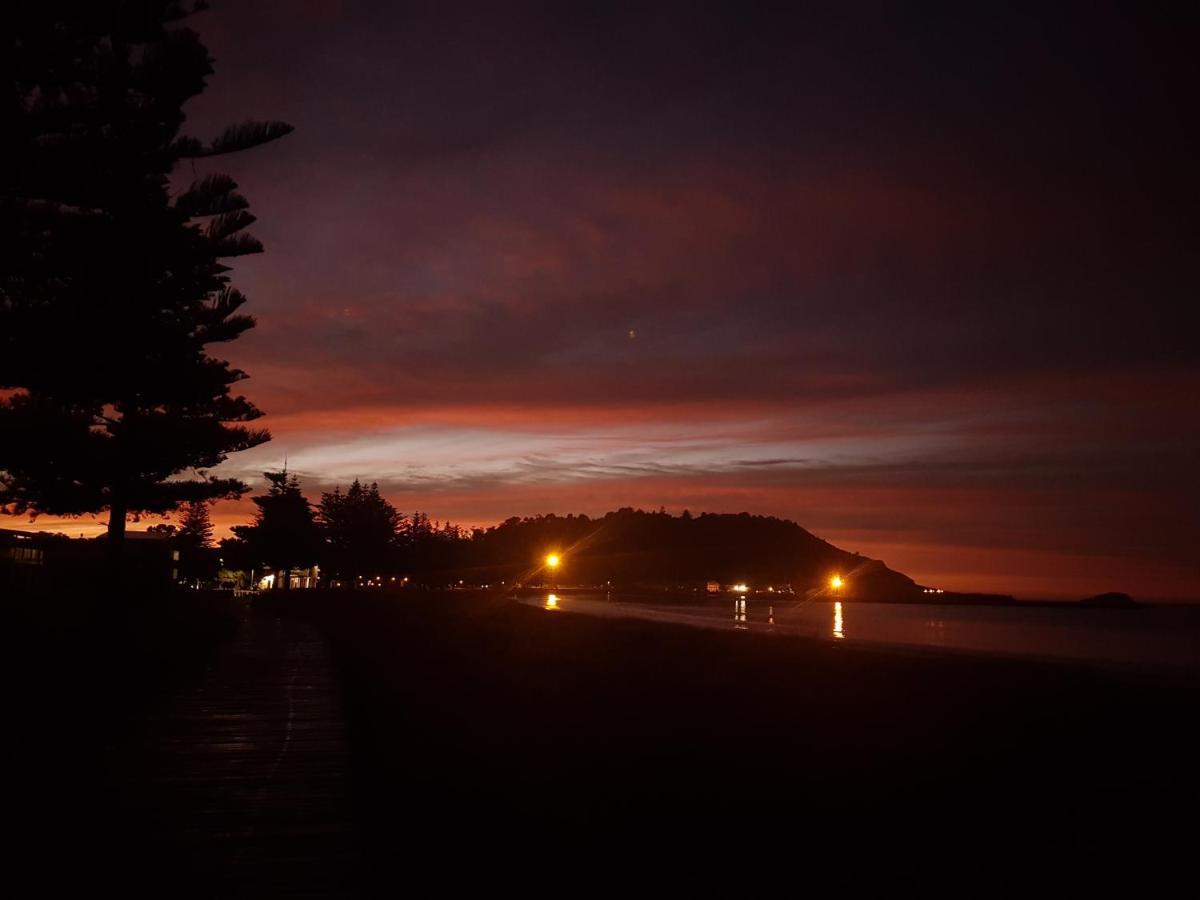 Whispering Sands Beachfront Motel Gisborne Exterior foto